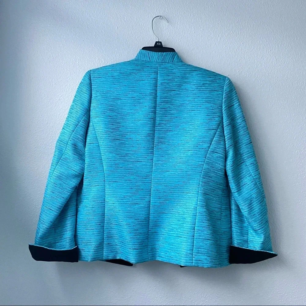 008. 2 piece set - Blazer and Matching Tank Top - Picture 15 of 16